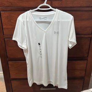 Under Armour loose v-neck tshirt brand new with tags XL